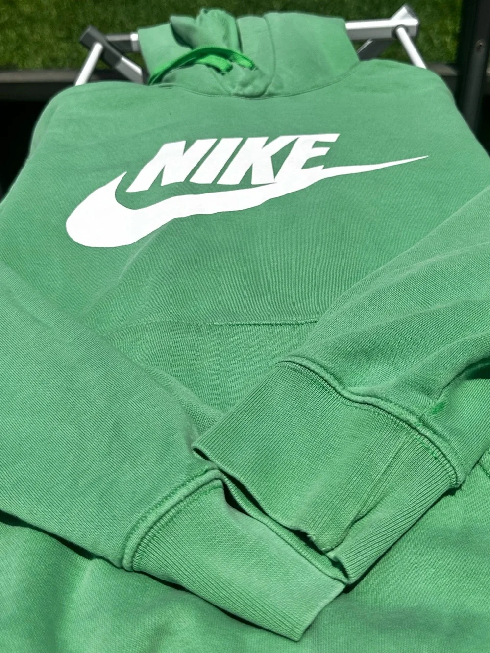 Nike Green Crewneck Sweatshirt with White Swoosh - Picture 1 of 4